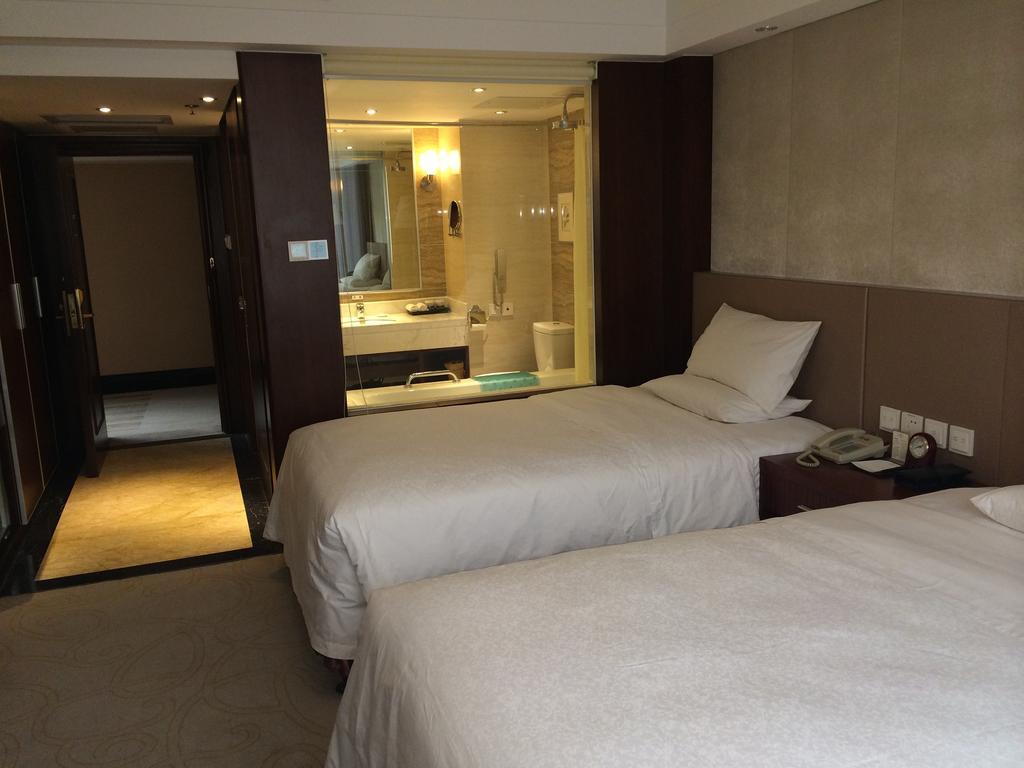 Weihai Golden Bay International Hotel Room photo