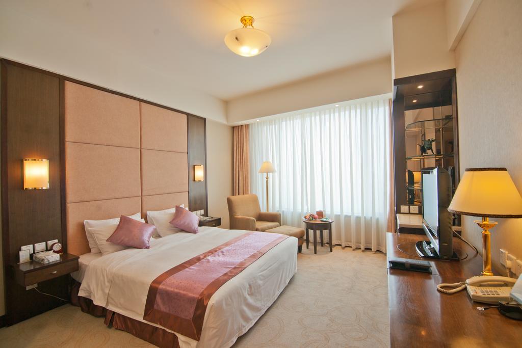 Weihai Golden Bay International Hotel Room photo