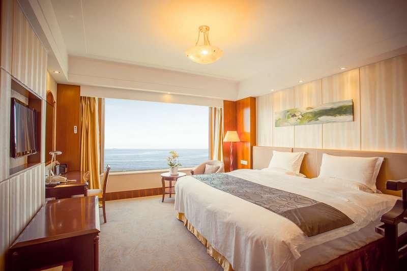 Weihai Golden Bay International Hotel Room photo