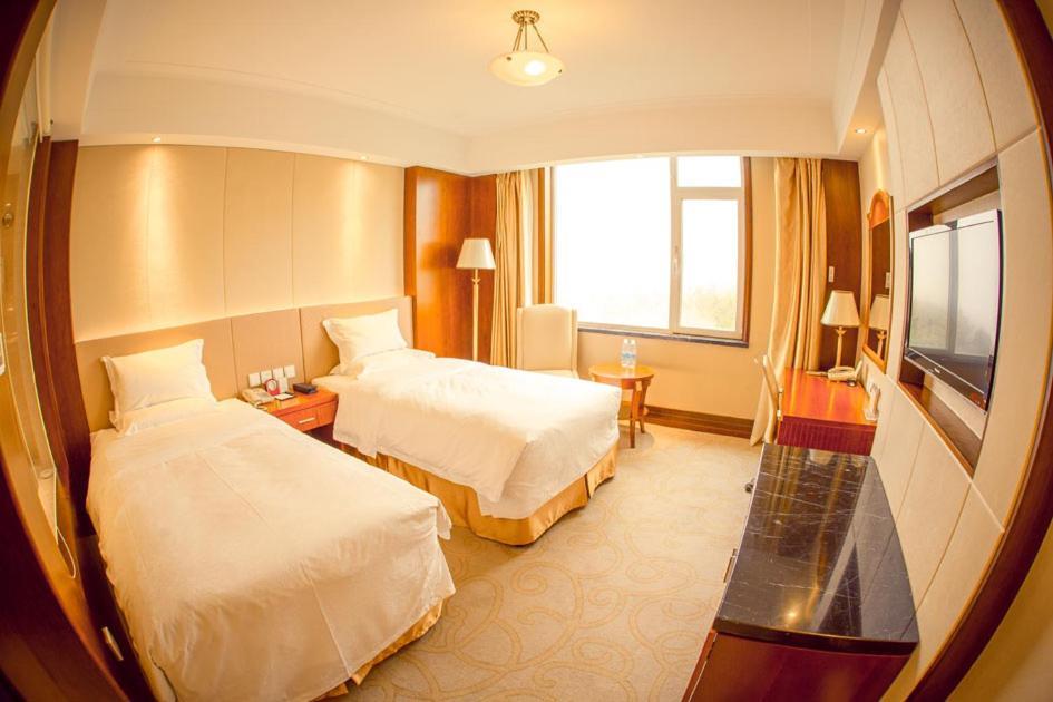 Weihai Golden Bay International Hotel Exterior photo